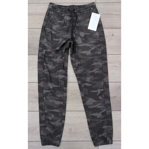 ATHLETA Camo Farallon Jogger Women's Size 0 Black Olive Camo 535275 NWT